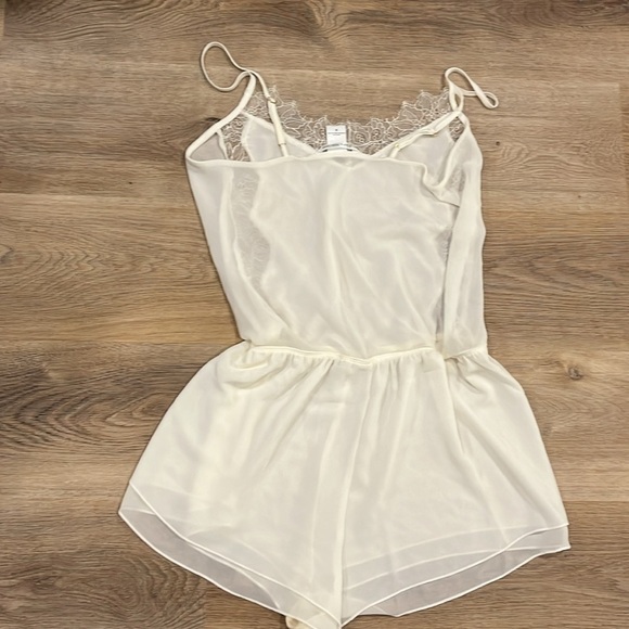 Gorgeous Cream Sheer Floral Nikrooz Adjustable Strap Cinched Waist Chemise M - Picture 3 of 4